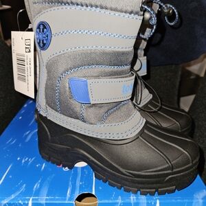 Totes Weston Boys Size 12 Snow Boots Grey/Black/Blue Slip On Insulated Lining